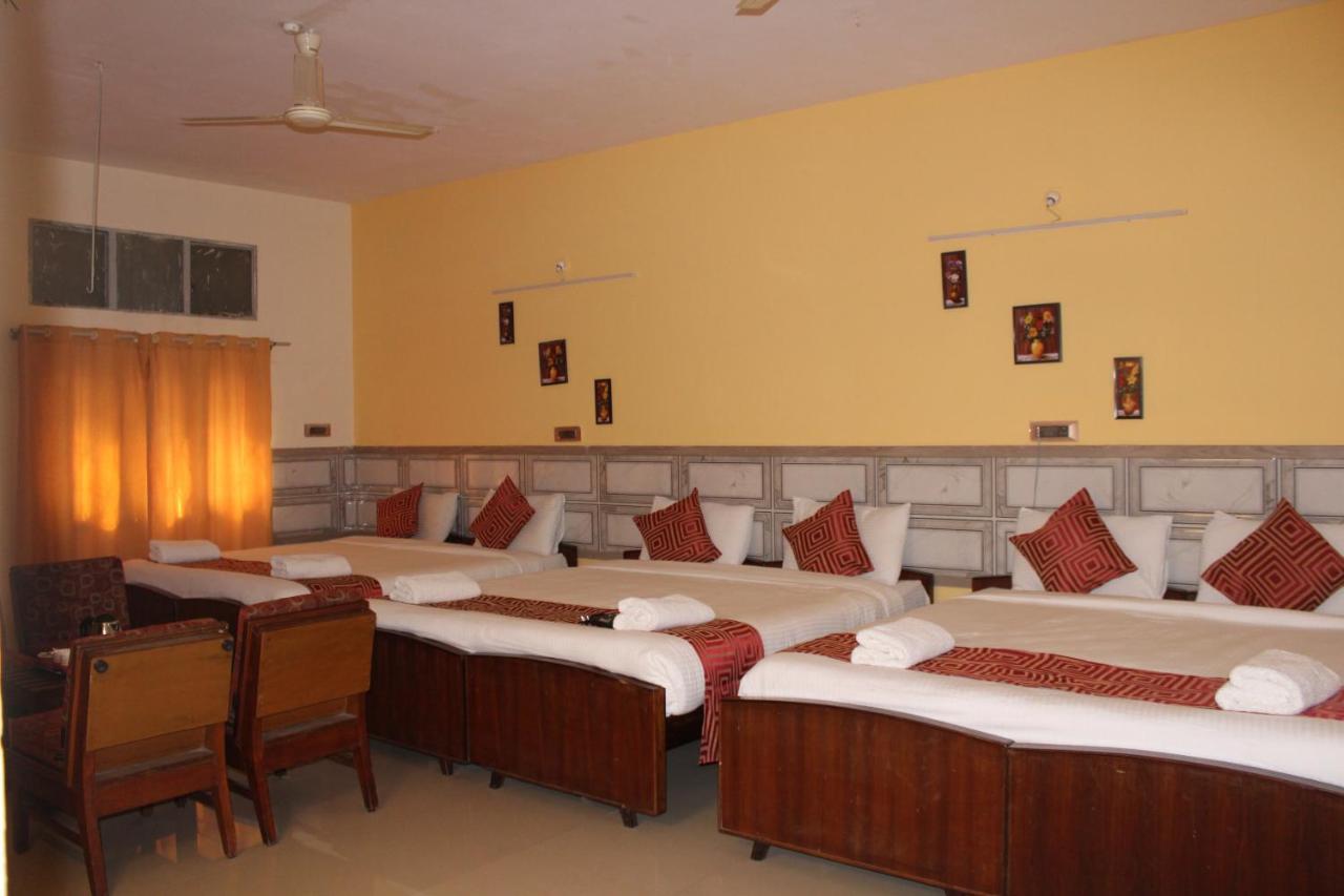 Kaveri Hotel Bed & Breakfast Майсур Экстерьер фото